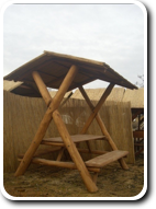 X-lábas asztal padokkal egybeépítve, tetővel 02-1753